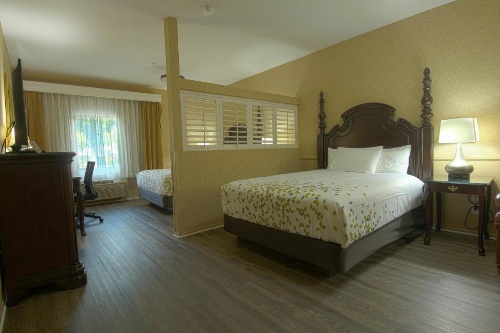 Azure Hotel & Suites Ontario, A Trademark Collection Hotel image 26