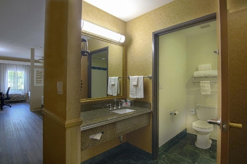 Azure Hotel & Suites Ontario, A Trademark Collection Hotel image 27