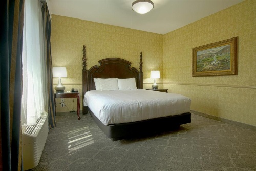 Azure Hotel & Suites Ontario, A Trademark Collection Hotel image 32